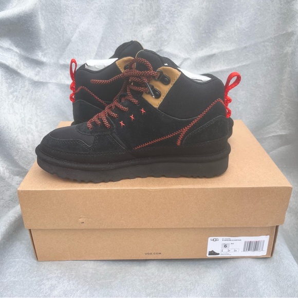 Women’s Ugg Highland Hi Heritage - Picture 8 of 9